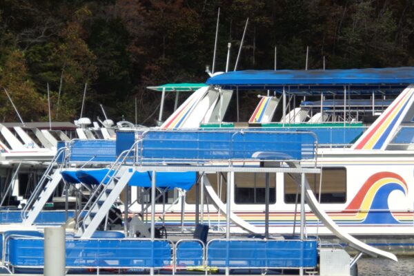 houseboat